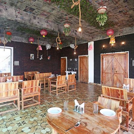 Oyo 10104 Radhika Resort 코타 외부 사진